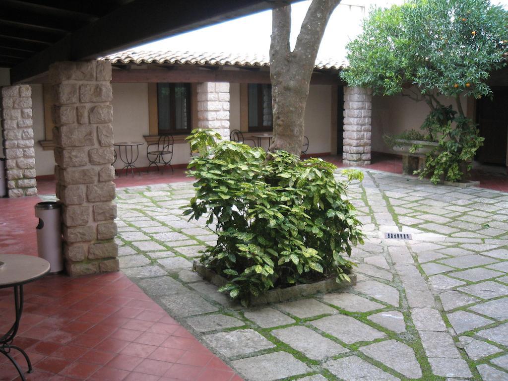 Eremo Hotel Casa Del Sorriso 埃里切 外观 照片