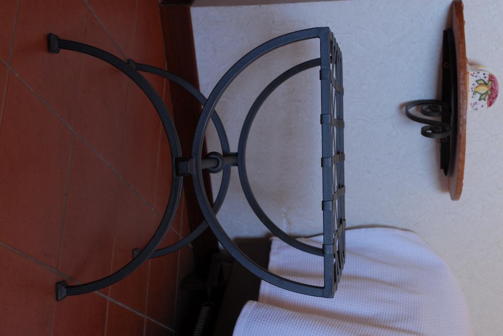 Eremo Hotel Casa Del Sorriso 埃里切 客房 照片